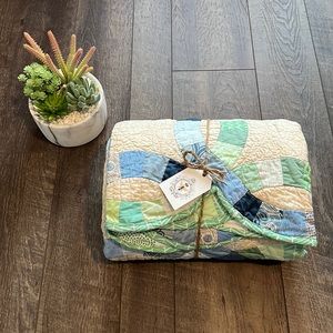 SOLD NEW Handmade double wedding ring quilt